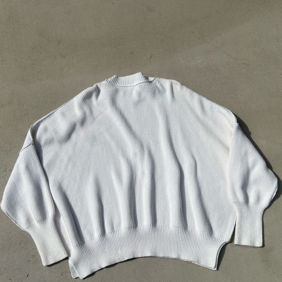 Free People White Crew Neck Sweater Size XS - Picture 3 of 3